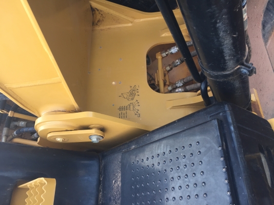 ขายดาวน์ CATERPILLAR 320D2 ทำงาน 2237ชั่วโมง สนใจโทร 081-970-1072