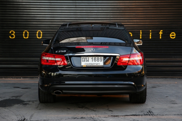 ขาย BENZ E200 CGI COUPE ปี 2012 สีดำ รถมือเดียวป้ายแดง