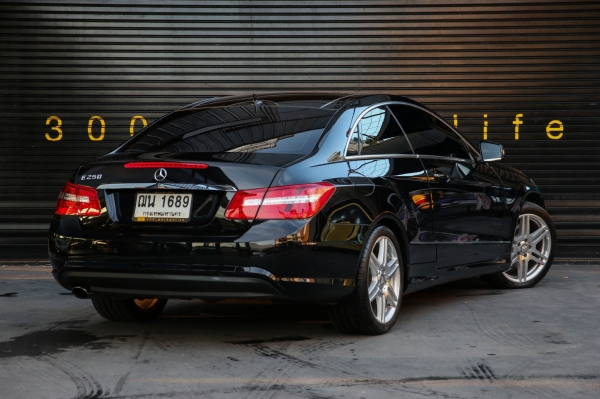 ขาย BENZ E200 CGI COUPE ปี 2012 สีดำ รถมือเดียวป้ายแดง