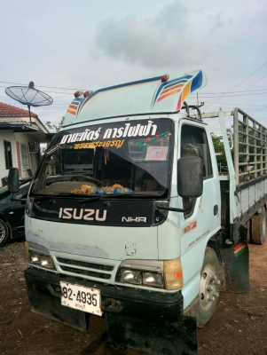 ขาย 6ล้อ isuzu 110 Nkr รถห้างเเท้ ปี 38 ยาว 4.3 เมตร แอร์ครบ