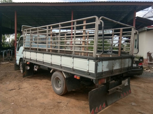 ขาย 6ล้อ isuzu 110 Nkr รถห้างเเท้ ปี 38 ยาว 4.3 เมตร แอร์ครบ