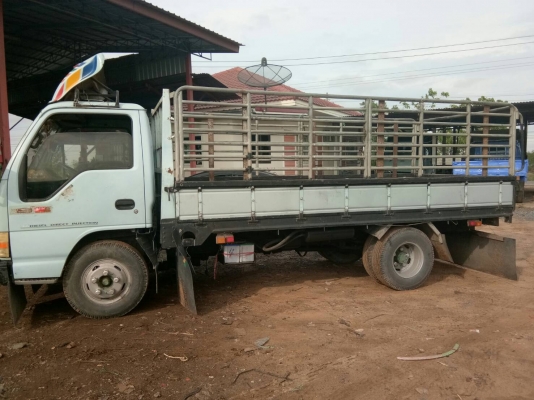 ขาย 6ล้อ isuzu 110 Nkr รถห้างเเท้ ปี 38 ยาว 4.3 เมตร แอร์ครบ