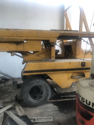 รถทุบพื้น