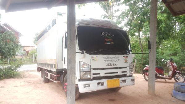 ขาย 6 ล้อisuzu NPR 150 เเรงม้า ปี 56 ยาว 5 เมตร ตู้ 3 บาน