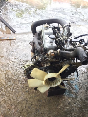 ขายเครื่องแบ็คโฮ PC60 ยี่ห้อ ISUZU รุ่น 4JB1 สำหรับใส่แบ็คโฮ KOBELCO (โกเบ) SK60 หรือ SUMITOMO สภาพสวยมาก