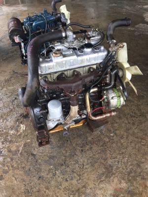 ขายเครื่องแบ็คโฮ PC60 ยี่ห้อ ISUZU รุ่น 4JB1 สำหรับใส่แบ็คโฮ KOBELCO (โกเบ) SK60 หรือ SUMITOMO สภาพสวยมาก