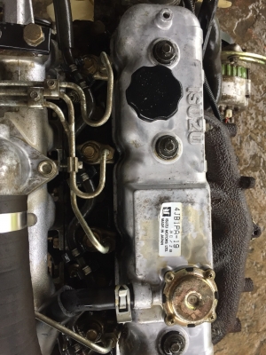 ขายเครื่องแบ็คโฮ PC60 ยี่ห้อ ISUZU รุ่น 4JB1 สำหรับใส่แบ็คโฮ KOBELCO (โกเบ) SK60 หรือ SUMITOMO สภาพสวยมาก