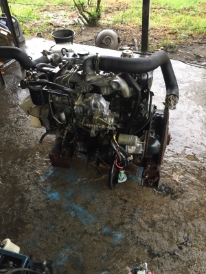 ขายเครื่องแบ็คโฮ PC60 ยี่ห้อ ISUZU รุ่น 4JB1 สำหรับใส่แบ็คโฮ KOBELCO (โกเบ) SK60 หรือ SUMITOMO สภาพสวยมาก