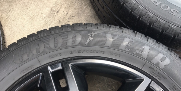 ล้อแม็ก Ford Everest ขอบ 20 สีดำ พร้อมยาง 265-50-20 ปลายปี 15