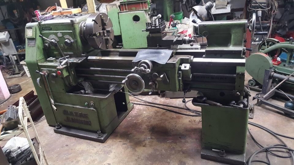 ขายครับขาย เครื่องกลึง 6 ฟุต 3 เพลา ญี่ปุ่น มาพร้อมชุดกลึงเรียว มีสามจับ และสี่จับพร้อม เงียบทุกเกียร์ สภาพใช้งานอยู่ 78000 บาท 0814583376 เอก ปทุม