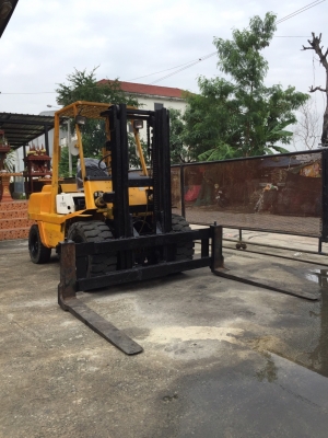 ขายรถยกโฟร์คลิฟท์toyota ดีเซล 4ตัน ยกตู้คอนเทนเนอร์