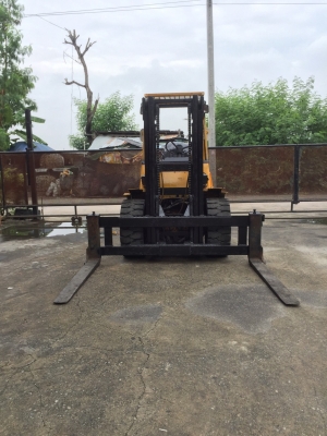 ขายรถยกโฟร์คลิฟท์toyota ดีเซล 4ตัน ยกตู้คอนเทนเนอร์