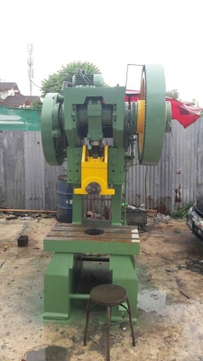 ขายปั๊ม80ตันเหล็กเหนียวพร้อมใช้เสียงเงียบ