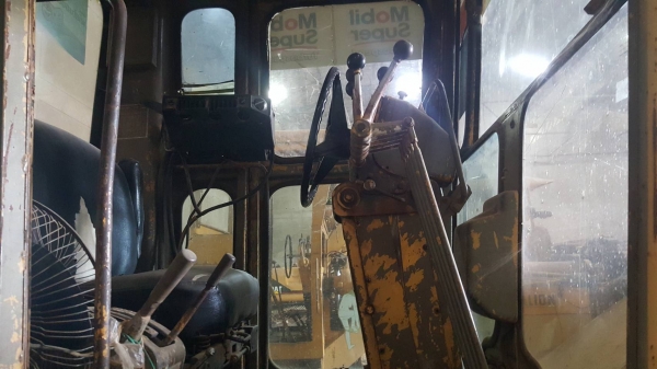 ขาย รถเกรด CAT 140G 72V สภาพเก่าเก็บไม่ค่อยได้ใช้งาน เครื่องดี เกียร์ดี เอกสารเล่มทะเบียนครบ