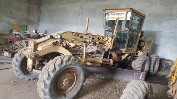 ขาย รถเกรด CAT 140G 72V สภาพเก่าเก็บไม่ค่อยได้ใช้งาน เครื่องดี เกียร์ดี เอกสารเล่มทะเบียนครบ