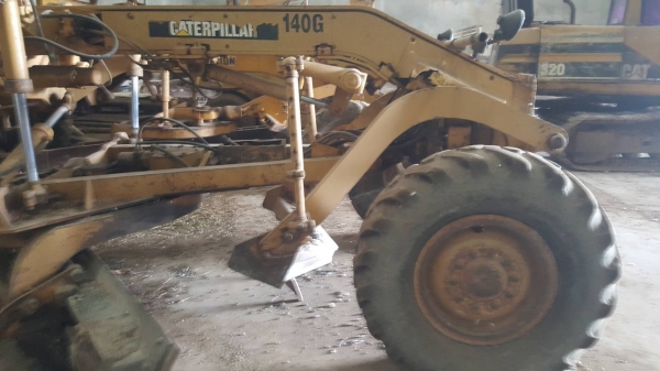 ขาย รถเกรด CAT 140G 72V สภาพเก่าเก็บไม่ค่อยได้ใช้งาน เครื่องดี เกียร์ดี เอกสารเล่มทะเบียนครบ