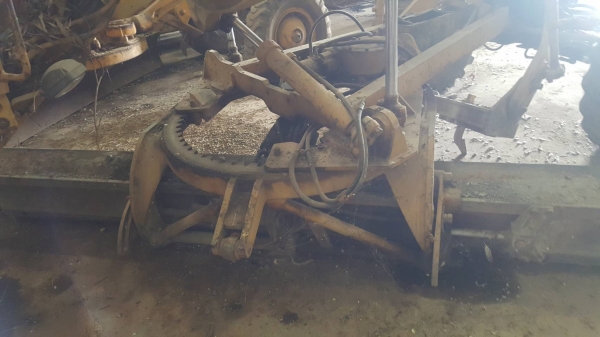 ขาย รถเกรด CAT 140G 72V สภาพเก่าเก็บไม่ค่อยได้ใช้งาน เครื่องดี เกียร์ดี เอกสารเล่มทะเบียนครบ