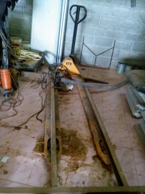 ขายอุปกรณ์ทำยางทัุ้งหมด 20กง ชั่ง2คัน จักรีดยางอุปกรณ์ครบชุด  เจ้าของหยุดกิจการ