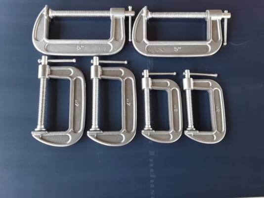 ขายเหมา 1 หมื่น อุปกรณ์งานช่าง 5 รายการ จัดโปรโมชั่น  1.ประแจบล๊อค เยอรมัน ของใหม่ 1 ชุด  2.ซีแคล๊มป์ ของใหม่ 3",4",5" รวม 6 ชิ้น สันเกลียวใหญ่ งานหนัก  3.แท่นหินลับมีดกลึงและดอกสว่าน 6 นิ้ว ของใหม่ ใช้ไฟบ้าน  4.ปากกาโต๊ะงาน 6 นิ้ว ไต้หวัน