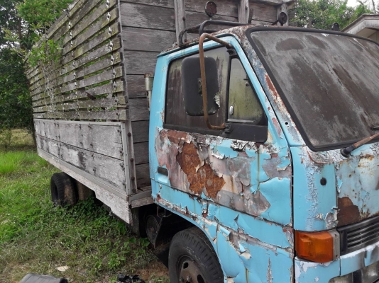 ขาย 6ล้อ isuzu NKR 110แรง ใส่เครื่อง115 ไม่มีเล่ม