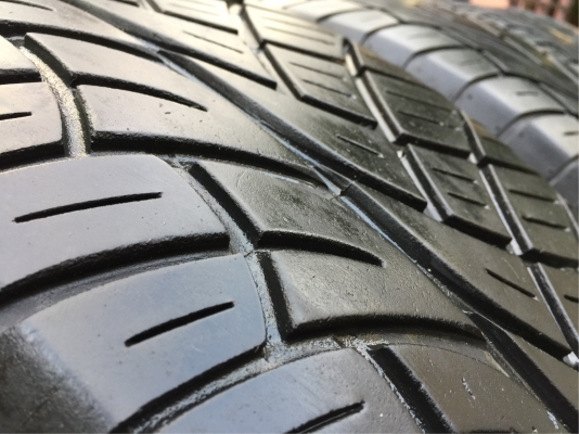 ยาง Nitto 420S 265 65 17 ปลายปี15 ดอกเต็ม ไม่มีปะ ใช้ยาว ราคาไม่แพง ยาง Nitto 420S 265 65 17 ปลายปี15 ดอกเต็ม ไม่มีปะ ใช้ยาว ราคาไม่แพง