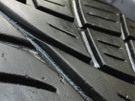 ยาง Nitto 420S 265 65 17 ปลายปี15 ดอกเต็ม ไม่มีปะ ใช้ยาว ราคาไม่แพง