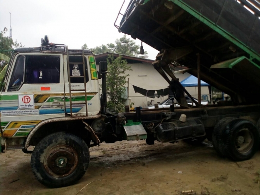 สิบล้อดั๊ม จ้าวอินทรี สองเพลา