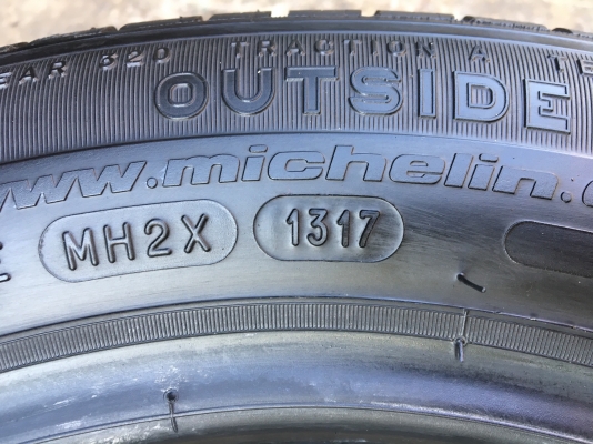 ยาง Michelin 175-65-15 น้องๆป้ายแดง ดอกหนานิ่ม เต็มๆทุกเส้น ยาง Michelin 175-65-15 น้องๆป้ายแดง ดอกหนานิ่ม เต็มๆทุกเส้น