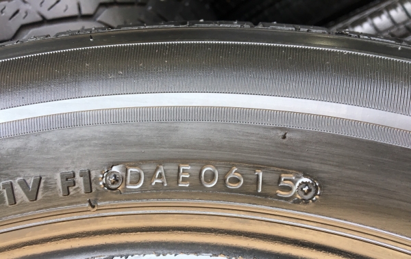 ยาง Bridgestone 215-60-16 ปี 15