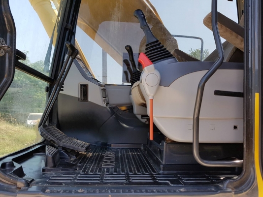 ขายด่วน!! Komatsu PC200-7 สภาพสวยค่ะ