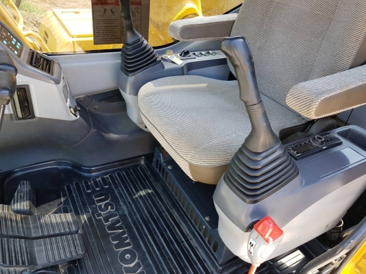 ขายด่วน!! Komatsu PC200-7 สภาพสวยค่ะ