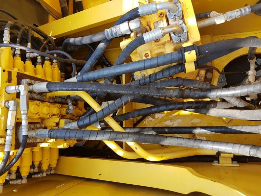 ขายด่วน!! Komatsu PC200-7 สภาพสวยค่ะ