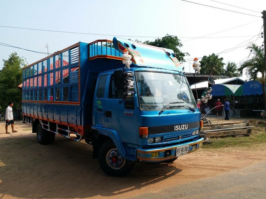 ขาย6ล้อยาว6เมตร ร็อคกี้ FRR185 ยาง8.25R16ทิ๊ฟฟี่ เพาเวอร์ แอร์เย็น