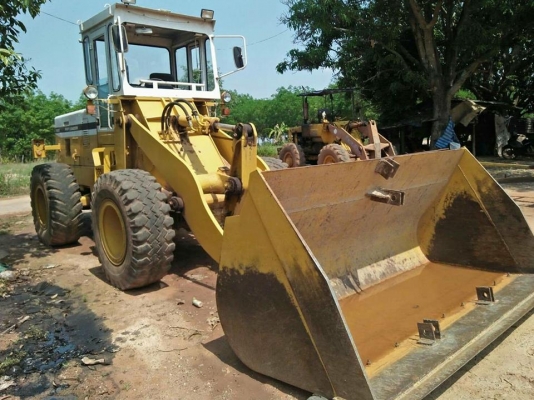 ขายรถตักKOMATSU 520 เครื่องเดิมปั๊มเดิม เอวอ่อนตักคอกเกษตร ช่วงล่างดี