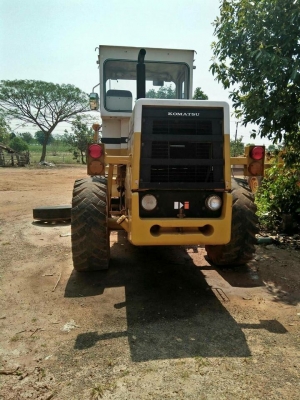 ขายรถตักKOMATSU 520 เครื่องเดิมปั๊มเดิม เอวอ่อนตักคอกเกษตร ช่วงล่างดี