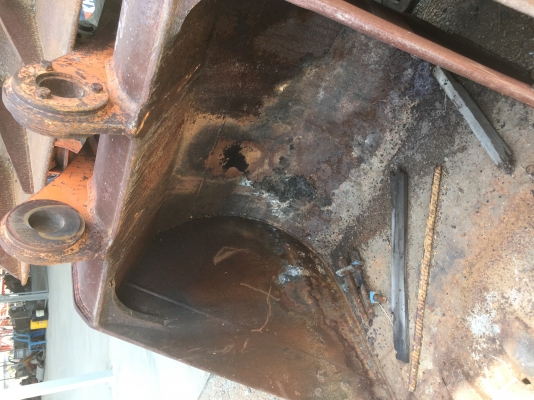 ขายปุ้งกี๋ แม็คโค 200 เก่านอกมีอีกรายขนาดครับ.