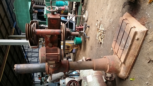 สว่านแขนแดง