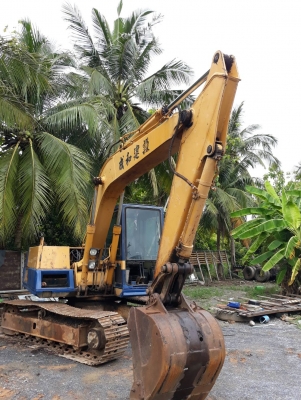 ขายครับโคมัสสุ pc100-3