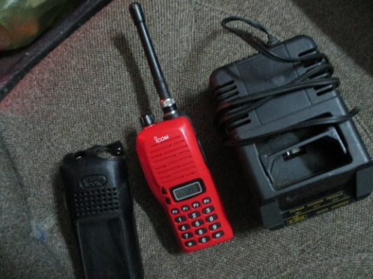วิทยุสื่อสารเครื่องแดง icom