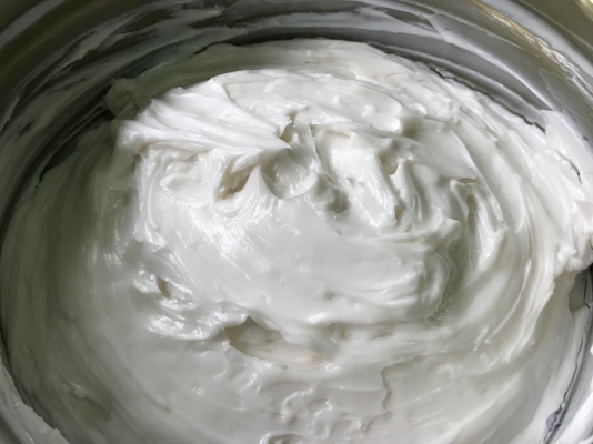 ขายจารบีเกรดคุณภาพสูง NPC made in Japan ใช้ในงานอุตสาหกรรมประกอบรถยนต์ ของใหม่ ราคาถังละ 1,800 บาท