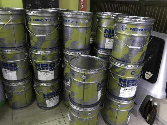 ขายจารบีเกรดคุณภาพสูง NPC made in Japan ใช้ในงานอุตสาหกรรมประกอบรถยนต์ ของใหม่ ราคาถังละ 1,800 บาท