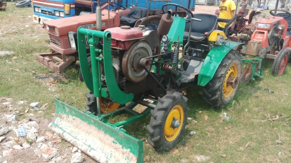 รถไถนั่งขับ ไทยทำ  ใบดัน ผาน  ครบ 50,000 เท่านั้น