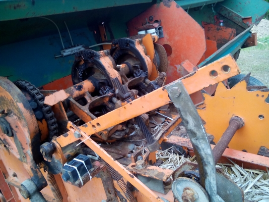 ขายเครื่องอัดฟาง KMT   เครื่องใหญ่อัดได้ก้อนนใหญ่  พร้อมใช้ ราคาต่อรองได้