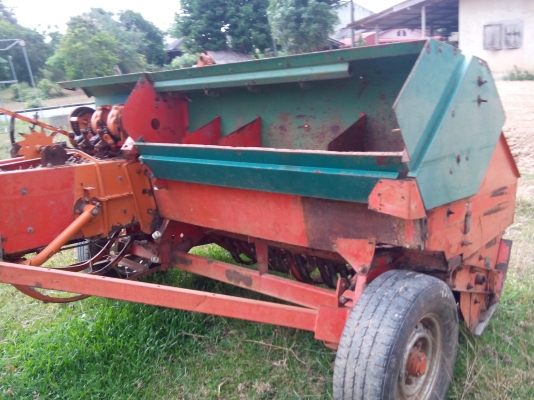 ขายเครื่องอัดฟาง KMT   เครื่องใหญ่อัดได้ก้อนนใหญ่  พร้อมใช้ ราคาต่อรองได้