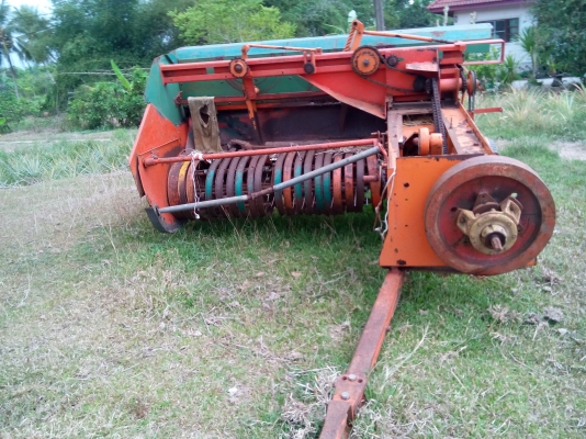 ขายเครื่องอัดฟาง KMT   เครื่องใหญ่อัดได้ก้อนนใหญ่  พร้อมใช้ ราคาต่อรองได้