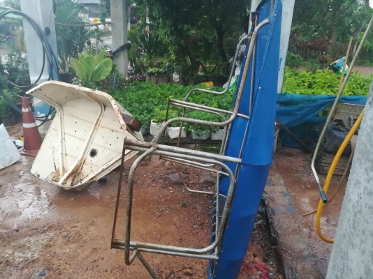 ขายหลังคารถไถฟอร์ดสภาพสวย ขายหลังคารถไถฟอร์ดสภาพสวย