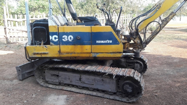 ขายแบคโคเล็กkomatsu pc30