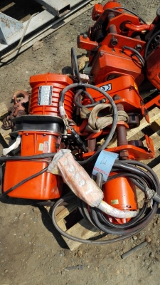 รอกโซ่ไฟฟ้า Blackbear 1 Ton 4 ทิศทาง สภาพ 95\%