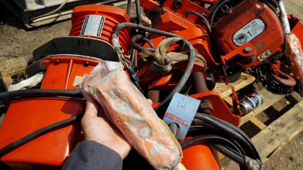 รอกโซ่ไฟฟ้า Blackbear 1 Ton 4 ทิศทาง สภาพ 95\%