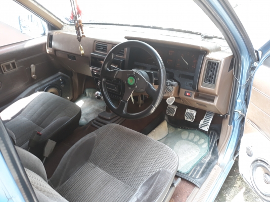 Big M แวน ดีเซลTD25 รถจอดไว้นาน